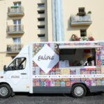 10.08.2017 Kielce. Kącik foodtrucków otwarty. / Marzena Mąkosa - Radio Kielce / Ehle Poli. Foodtruck oferujący potrawy z makaronem