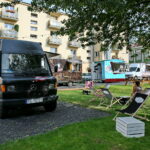 10.08.2017 Kielce. Kącik foodtrucków otwarty. / Marzena Mąkosa - Radio Kielce / „Food Park. Skwer przy Orlej”.