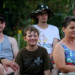 10.08.2017 Choiny. Wybory przyszłorocznego komendanta 53. Marszu Szlakiem Kadrówki. / Marzena Mąkosa - Radio Kielce / Uczestnicy Marszu oczekujący na rozpoczęcie wyborów nowego komendanta.