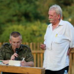 10.08.2017 Choiny. Wybory przyszłorocznego komendanta 53. Marszu Szlakiem Kadrówki. / Marzena Mąkosa - Radio Kielce / Rozpoczęcie zebrania związanego z wyborami nowego komendanta. Na zdjęciu : Andrzej Fischer oraz Przemysław Jerzy Witek