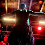 11.08.2017 Nowa Słupia.  Wokalistka zespołu Percival Schuttenbach - Joanna Lacher / Marzena Mąkosa - Radio Kielce / Nowa Słupia. Uroczysty Korowód z Pochodniami z okazji 51. Dymarek Świętokrzyskich.