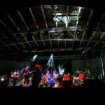 11.08.2017 Nowa Słupia.  Wokalistka zespołu Percival Schuttenbach - Joanna Lacher / Marzena Mąkosa - Radio Kielce / Nowa Słupia. Uroczysty Korowód z Pochodniami z okazji 51. Dymarek Świętokrzyskich.