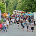 12.08.2017 Nowa Słupia. Na wydarzenie przybyło wielu turystów / Marzena Mąkosa - Radio Kielce / 51. Dymarki w Centrum Kulturowo - Archeologicznym.