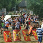 12.08.2017 Nowa Słupia. Turyści na 51. Dymarkach w Centrum Kulturowo - Archeologicznym. / Marzena Mąkosa - Radio Kielce / 51. Dymarki w Centrum Kulturowo - Archeologicznym.