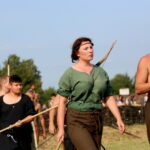 12.08.2017 Nowa Słupia. Prezentacja zawodników biorących udział w odtworzeniu scen batalistycznych / Marzena Mąkosa - Radio Kielce / 51. Dymarki w Centrum Kulturowo - Archeologicznym.