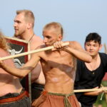 12.08.2017 Nowa Słupia. Odegranie scen batalistycznych / Marzena Mąkosa - Radio Kielce / 51. Dymarki w Centrum Kulturowo - Archeologicznym.