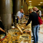 12.08.2017 Kielce. Sprzedawcy i kolekcjonerzy w budynku WDK / Marzena Mąkosa - Radio Kielce / Kielce. Giełda kolekcjonerska w Wojewódzkim DOmu