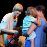 12.08.2017 Kielce. Uczestnicy festiwalu "Hurra! art!" oraz prowadząca Beata Bąblińska / Marzena Mąkosa - Radio Kielce / Hurra! art!