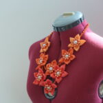 12.08.2017 Kielce. Gotowa biżuteria zaprezentowana na manekinie / Marzena Mąkosa - Radio Kielce / Warsztaty tworzenia biżuterii w Instytucie Dizajnu