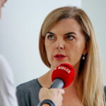 12.08.2017 Kielce. Monika Stoińska - pracownik Instytutu Dizajnu / Marzena Mąkosa - Radio Kielce / Warsztaty tworzenia biżuterii w Instytucie Dizajnu