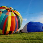 18.08.2017 Pińczów. Fiesta Balonowa. / Marzena Mąkosa - Radio Kielce / Balony napełniane powietrzem