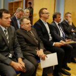 22.08.2017 Kielce. Wręczenie promes na realizację zadań związanych z usuwaniem skutków klęsk żywiołowych. / Marzena Mąkosa - Radio Kielce / Wręczenie promes w Świętokrzyskim Urzędzie Wojewódzkim w Kielcach. Osoby, które otrzymały promesy na realizację zadań związanych z usuwaniem skutków klęsk żywiołowych