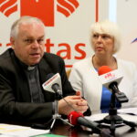 23.08.2017 Kielce. Program Operacyjny Pomoc Żywnościowa 2014 - 2020 / Marzena Mąkosa - Radio Kielce / ks. Stanisław Słowik - Dyrektor Caritas Diecezji Kieleckiej, Anna Gromska - Dyrektor Wydziału Polityki Społecznej i Zdrowia