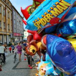 25.08.2017 Kielce. Mieszkańcy Kielc żegnają lato. / Marzena Mąkosa - Radio Kielce / Kolorowe balony z okazji "Pożegnania lata"