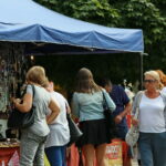 25.08.2017 Kielce. Mieszkańcy Kielc żegnają lato. / Marzena Mąkosa - Radio Kielce / Biżuteria na straganach