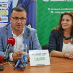 29.08.2017 Kielce. PSS "Społem" tytularnym sponsorem kieleckich siatkarzy / Marzena Mąkosa - Radio Kielce / Grzegorz Pabis - Wiceprezes Zarządu ds. Handlu Społem Kielce; Honorata Sęk - Dyrektor ds. Handlu i Marketingu Społem Kielce