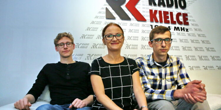 29.08.2017 Kielce. Pokolenie M. / Marzena Mąkosa - Radio Kielce / Pokolenie M. Na zdjęciu : Mateusz Kaczmarczyk, Jowita Janduła - Wójcik - nauczyciel j.polskiego oraz Michał Kita