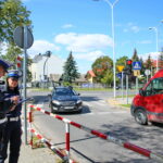 29.08.2017 Kielce. Kontrola terenów przy szkołach. / Marzena Mąkosa - Radio Kielce / Policjanci monitorują tereny przy szkołach. Na zdjęciu : sierż. Małgorzata Pędzik i mł.asp. Artur Majchrzak z Wydziału Ruchu Drogowego KMP Kielce