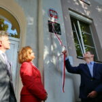 31.08.2017 Kielce. Święto Wolności i Solidarności. / Marzena Mąkosa - Radio Kielce / Uroczyste odsłonięcie tablicy przez Tomasza Wróblewskiego - związkowca z CHEMARU