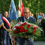 31.08.2017 Kielce. Święto Wolności i Solidarności. / Marzena Mąkosa - Radio Kielce / Andrzej Sygut - wiceprezydent Kielc składa kwiaty