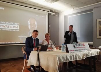 17.08.2017 - Konferencja Kukiz / Emilia Sitarska - Radio Kielce / Posłowie Kukiz'15 na spotkaniu z mieszkańcami Ostrowca Świętokrzyskiego. Od lewej Jarosław Sachajko, Agnieszka Ścigaj, Adam Andruszkiewicz