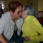 Stefania Zaręba i wójt Wodzisławia Bożena Szczypiór / Ewa Pociejowska-Gawęda / Radio Kielce