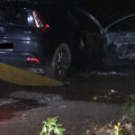 W samochodzie, który spłonął w Ciekotach znajdowały się zwłoki dwóch osób / Dawid Skowroński - TVP3 Kielce / W samochodzie, który spłonął w Ciekotach znajdowały się zwłoki dwóch osób