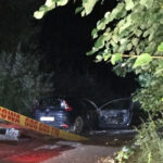 W samochodzie, który spłonął w Ciekotach znajdowały się zwłoki dwóch osób / Dawid Skowroński - TVP3 Kielce / W samochodzie, który spłonął w Ciekotach znajdowały się zwłoki dwóch osób