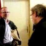 22.08.2017 Kielce. Przygotowania do spektaklu "Wesele" Stanisława Wyspiańskiego. / Marzena Mąkosa - Radio Kielce / Wybór kostiumów. Na zdjęciu : Bartłomiej Zapała