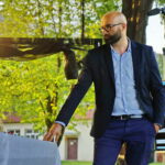 31.08.2017 Kielce. Przygotowania do spektaklu "Wesele" Stanisława Wyspiańskiego. / Karol Żak - Radio Kielce / Michał Kotański - dyrektor Teatru im. Stefana Żeromskiego oraz reżyser spektaklu