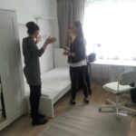 Fundacja "Fabryka Marzeń" oddaje wyremontowane mieszkanie. Ostatnie prace / Monika Miller / Radio Kielce