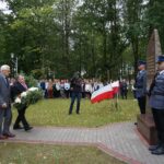 Uroczystości upamiętniające żołnierzy Wojska Polskiego i funkcjonariuszy Policji Państwowej zamordowanych w Katyniu, Charkowie, Twerze i Miednoje / Ewa Pociejowska - Gawęda / Radio Kielce