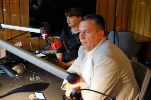 Studio Polityczne Radia Kielce. Radny wojewódzki Grzegorz Gałuszka, Polskie Stronnictwo Ludowe / Monika Miller / Radio Kielce