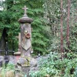 Cmentarz parafialny. Odnowienie nagrobka Salomei Skłodowskiej, babki Marie-Curie Skłodowskiej. Najstarsza część cmentarza / Bartłomiej Zapała / Radio Kielce