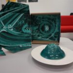 Instytut Dizajnu. Zestaw naczyń ceramicznych inspirowanych bryłą dworca PKS / Katarzyna Prędotka / Radio Kielce