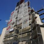 Trwa remont frontowej ściany gotycko-renesansowego kościoła Świętej Trójcy / Kamil Włosowicz / Radio Kielce