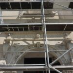 Trwa remont frontowej ściany gotycko-renesansowego kościoła Świętej Trójcy / Kamil Włosowicz / Radio Kielce