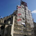 Trwa remont frontowej ściany gotycko-renesansowego kościoła Świętej Trójcy / Kamil Włosowicz / Radio Kielce