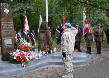 Obchody 73. rocznicy bitwy Armii Krajowej z Niemcami podczas II Wojny Światowej / Cezary Tomaczyk