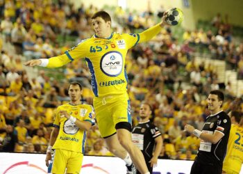 PGNiG Superliga. Mecz PGE Vive Kielce - MMTS Kwidzyn. Darko Djukic / Jarosław Kubalski / Radio Kielce