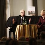 Projekcja filmu "Konterfekty Króla Jegomości" w Sanatorium Marconi. Reżyser i scenarzysta dokumentu Stanisław Janicki i prowadząca spotkanie Kama Kępczyńska-Kaleta / Jarosław Kubalski / Radio Kielce