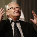 Projekcja filmu "Konterfekty Króla Jegomości" w Sanatorium Marconi. Reżyser i scenarzysta dokumentu Stanisław Janicki / Jarosław Kubalski / Radio Kielce