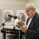 Wojewódzka Biblioteka Publiczna w Kielcach. Promocja książki Zdzisława Jerzego Adamczyka "Manipulacje i tajemnice. Zagadki późnej biografii Stefana Żeromskiego" / Jarosław Kubalski / Radio Kielce