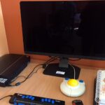 Sprzęt dla niewidomych i słabowidzących w bibliotece przy ulicy Okrzei / Iwona Murawska / Radio Kielce