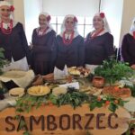 Nasze sandomierskie - kulinaria regionalne. Konkurs o Srebrną Chochlę. Reprezentacja gminy Samborzec / Grażyna Szlęzak-Wójcik / Radio Kielce