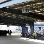 04.04.2016 Kielce. Dworzec PKS. Busy. Podróżni. / Jarosław Kubalski / Radio Kielce