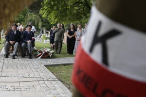 01.09.2017 Kielce. Uroczystości w 78. rocznicę wybuchu II Wojny Światowej. Złożenie kwiatów Kwaterze Ofiar Września 1939 / Jarosław Kubalski / Radio Kielce / Kielce. Uroczystości w 78. rocznicę wybuchu II Wojny Światowej