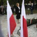 01.09.2017 Kielce. Uroczystości w 78. rocznicę wybuchu II Wojny Światowej. Złożenie kwiatów Kwaterze Ofiar Września 1939. Wojewoda Agata Wojtyszek / Jarosław Kubalski  /  Radio Kielce / Kielce. Uroczystości w 78. rocznicę wybuchu II Wojny Światowej