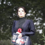 02.09.2017 Kielce. "Wesele" Stanisława Wyspiańskiego w ogrodach Radia Kielce. W spektaklu zagrali dziennikarze Radia Kielce i TVP 3 Kielce. Magdalena Sitek / Jarosław Kubalski  /  Radio Kielce / "Wesele" Stanisława Wyspiańskiego w ogrodach Radia Kielce.