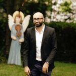 02.09.2017 Kielce. "Wesele" Stanisława Wyspiańskiego w ogrodach Radia Kielce. W spektaklu zagrali dziennikarze Radia Kielce i TVP 3 Kielce. Reżyser Michał Kotański / Jarosław Kubalski  /  Radio Kielce / "Wesele" Stanisława Wyspiańskiego w ogrodach Radia Kielce.